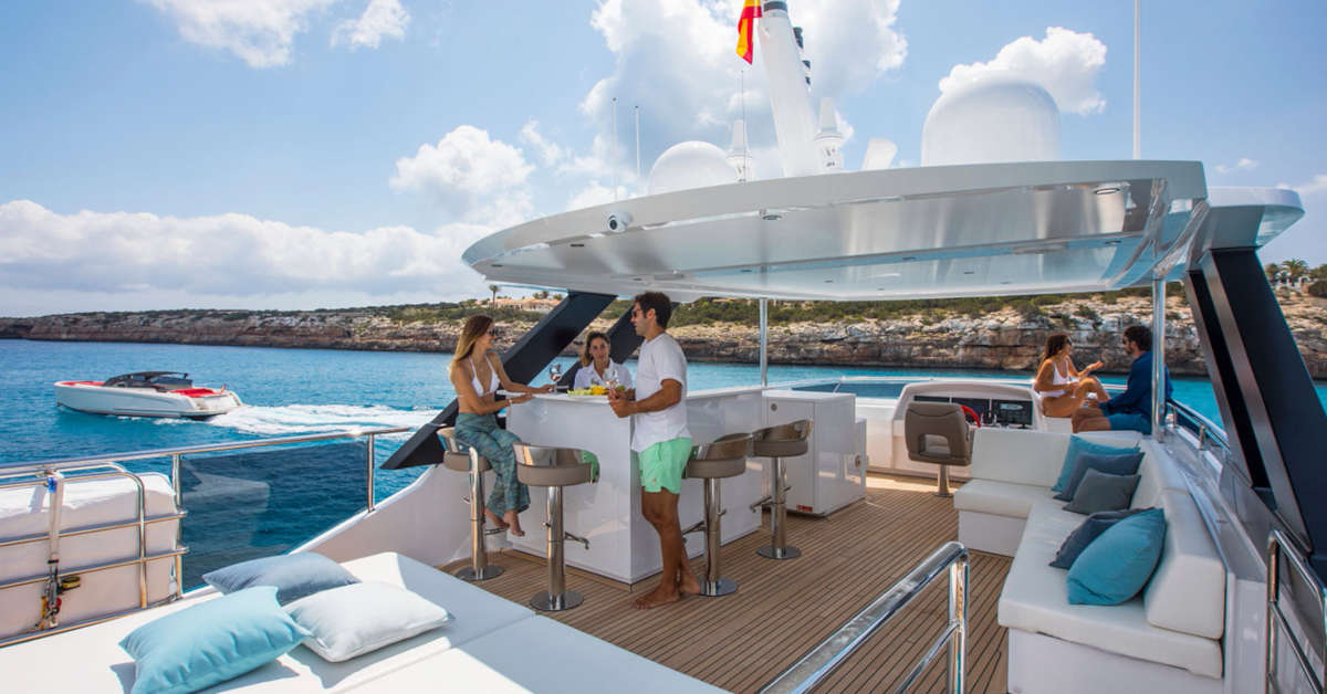 Unforgettable moments on a luxury yacht charter